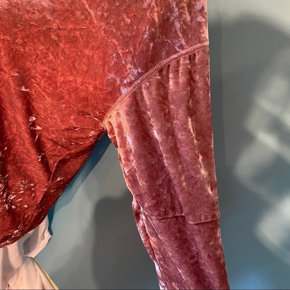 Cabin Fever‎ long  sleeved top - Picture 4 of 10